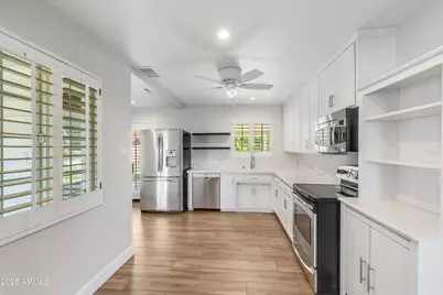 808 E Cavalier Drive, Phoenix, AZ 85014 - Photo 10