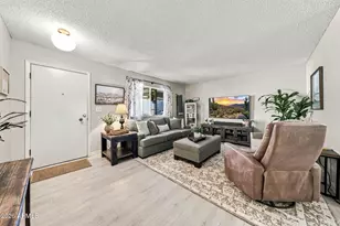 10841 W Hatcher Rd, Sun City, AZ 85351 - Photo 8