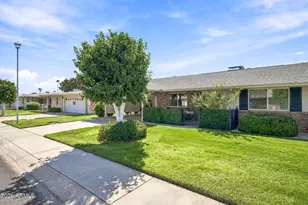10841 W Hatcher Rd, Sun City, AZ 85351 - Photo 2