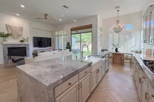 3818 E Crest Ln, Phoenix, AZ 85050 - Photo 4
