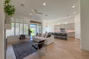 3818 E Crest Ln, Phoenix, AZ 85050 - Photo 8