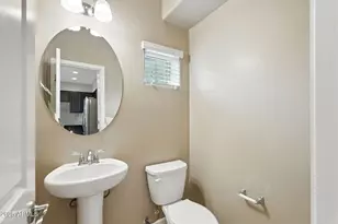 240 W Juniper Ave, Gilbert, AZ 85233 - Photo 12
