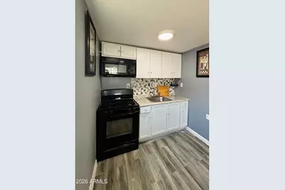 3720 W Mauna Loa Lane #Studio, Phoenix, AZ 85053 - Photo 6