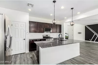 2249 W Betty Elyse Lane, Phoenix, AZ 85023 - Photo 10