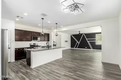2249 W Betty Elyse Lane, Phoenix, AZ 85023 - Photo 8