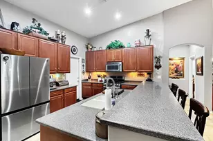 18519 W Onyx Ct, Waddell, AZ 85355 - Photo 4