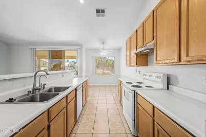 405 W Primoroso Drive, Gilbert, AZ 85233 - Photo 10