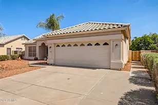 405 W Primoroso Dr, Gilbert, AZ 85233 - Photo 32