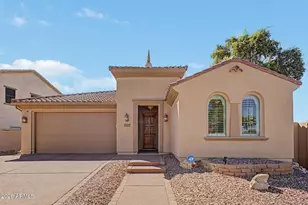 295 W Lantana Pl, Chandler, AZ 85248 - Photo 2