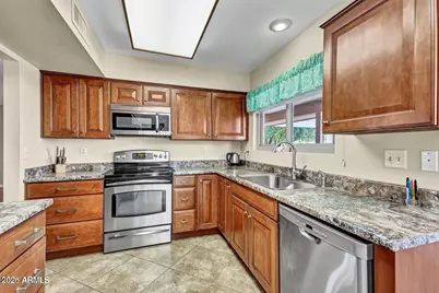 14747 W Buttonwood Drive, Sun City West, AZ 85375 - Photo 10