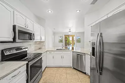 17045 W Halifax Lane, Surprise, AZ 85374 - Photo 4