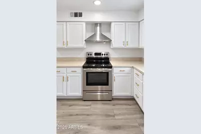 8151 W Turney Avenue, Phoenix, AZ 85033 - Photo 10