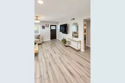 8151 W Turney Avenue, Phoenix, AZ 85033 - Photo 6