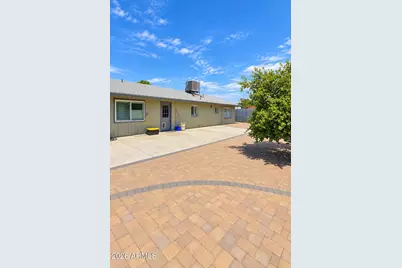 8151 W Turney Avenue, Phoenix, AZ 85033 - Photo 32