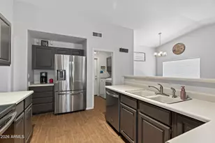 3319 E Rosemonte Dr, Phoenix, AZ 85050 - Photo 10