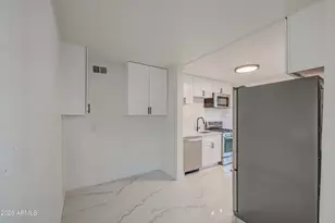 1648 N 38th Dr, Phoenix, AZ 85009 - Photo 10