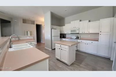 453 W Larona Lane, Tempe, AZ 85284 - Photo 6