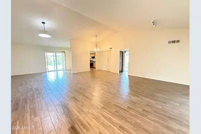 916 W Strahan Drive, Tempe, AZ 85283 - Photo 2