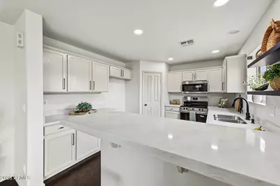 11809 W Maui Lane, El Mirage, AZ 85335 - Photo 10