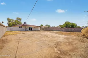 4542 N 50th Dr, Phoenix, AZ 85031 - Photo 32