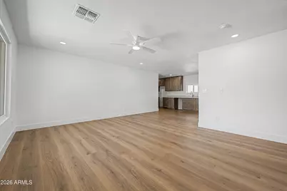 4542 N 50th Drive, Phoenix, AZ 85031 - Photo 10