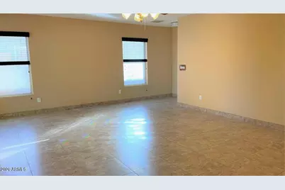 2862 E Bagdad Road, San Tan Valley, AZ 85143 - Photo 2