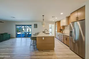 218 E Cairo Dr, Tempe, AZ 85282 - Photo 8