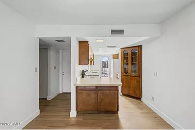 5207 S Hazelton Lane, Tempe, AZ 85283 - Photo 8