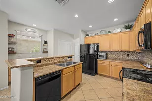1807 E Dunbar Dr, Phoenix, AZ 85042 - Photo 14