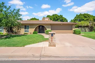 1110 E Orangewood Ave, Phoenix, AZ 85020 - Photo 2