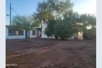 2102 N 26th Place, Phoenix, AZ 85008 - Photo 2