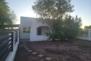 2102 N 26th Pl, Phoenix, AZ 85008 - Photo 1