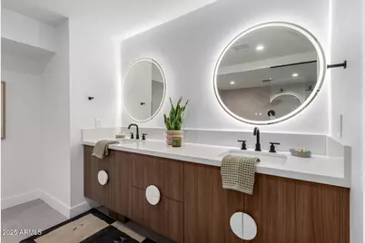 8706 E Devonshire Avenue, Scottsdale, AZ 85251 - Photo 20