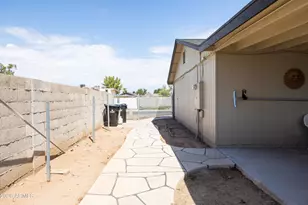 8607 W Earll Dr, Phoenix, AZ 85037 - Photo 22