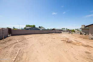 8607 W Earll Dr, Phoenix, AZ 85037 - Photo 30