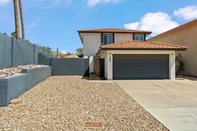 4330 E Vaughn Drive, Phoenix, AZ 85044 - Photo 2