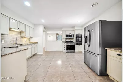 1037 E Diana Avenue, Phoenix, AZ 85020 - Photo 6