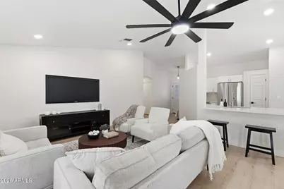 506 W Amoroso Drive, Gilbert, AZ 85233 - Photo 8