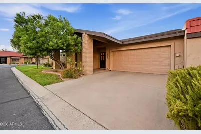 7836 E Crestwood Way, Scottsdale, AZ 85250 - Photo 2