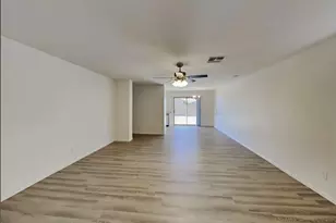 42366 W Bunker Dr, Maricopa, AZ 85138 - Photo 2