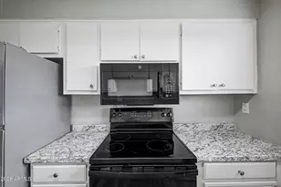 7144 N 66th Dr, Glendale, AZ 85301 - Photo 22