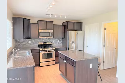 7826 S Peppertree Drive, Gilbert, AZ 85298 - Photo 8