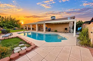 9403 N 50th Dr, Glendale, AZ 85302 - Photo 2