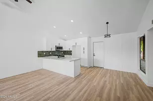 9471 E Laurel Ln, Scottsdale, AZ 85260 - Photo 4