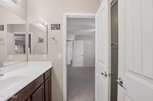 18049 W Ivy Ln, Surprise, AZ 85388 - Photo 20