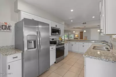 10895 W Clair Drive, Sun City, AZ 85351 - Photo 4