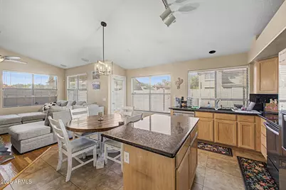 20922 N 38th Place, Phoenix, AZ 85050 - Photo 14