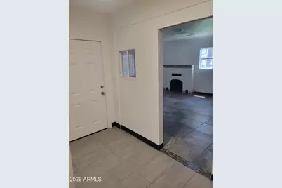 6810 S Central Avenue #3, Phoenix, AZ 85042 - Photo 2