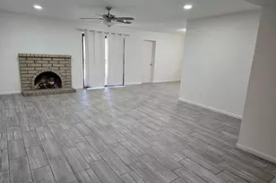 10202 N 45th Ave, Glendale, AZ 85302 - Photo 2