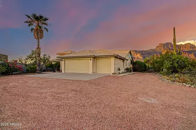 5674 E 3rd Avenue, Apache Junction, AZ 85119 - Photo 2